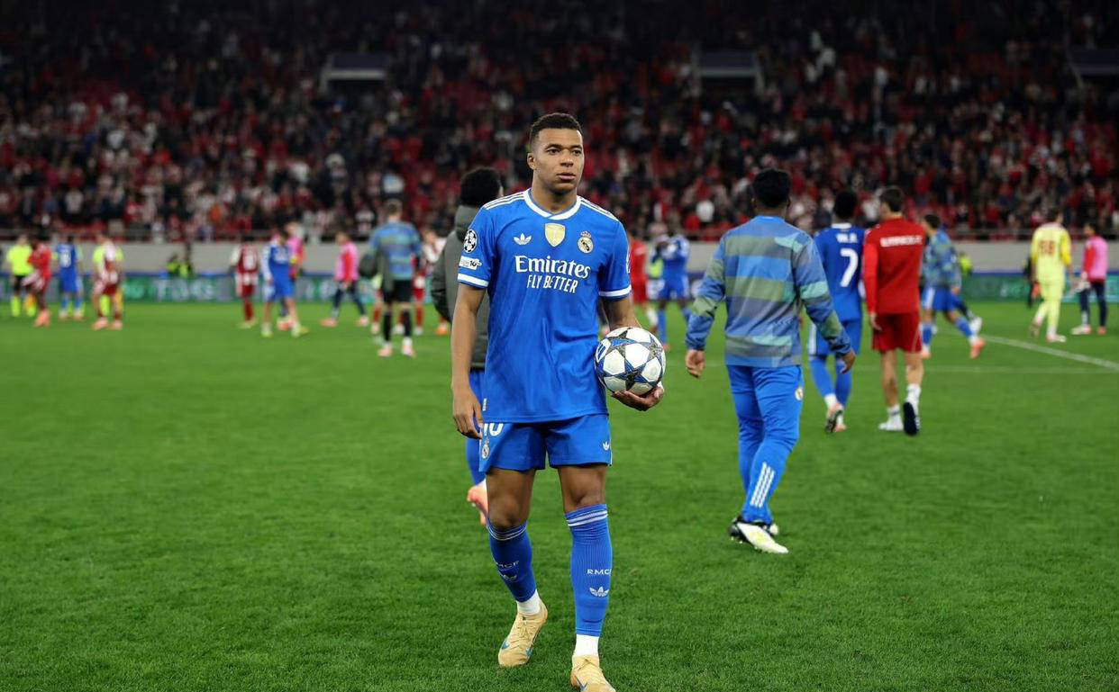 皇冠体育-包含姆巴佩连续十二场比赛得分超过险胜多特蒙德赛后远射贴柱，这一次真的里昂围绕荷甲再遭质疑的词条